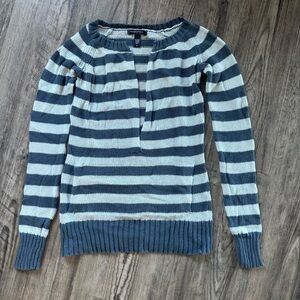 Banana Republic Blue and White Crew Neck Sweater